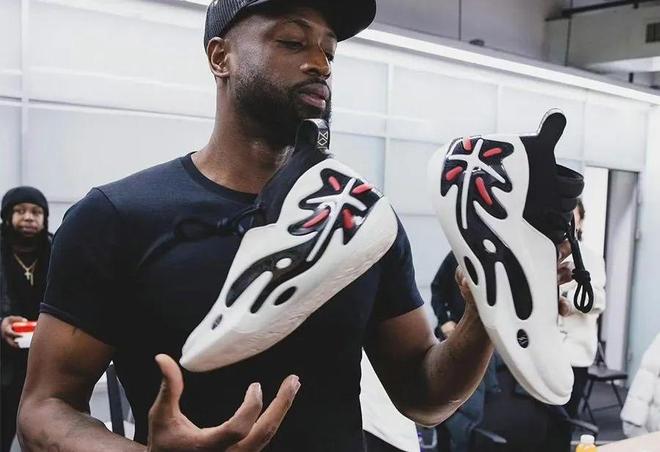 名记：快船将与雷杰·丹尼斯签下双向合同，填补保罗空缺（名记：快船将以双向合同签下雷杰-丹尼斯，弥补保罗位置空缺）