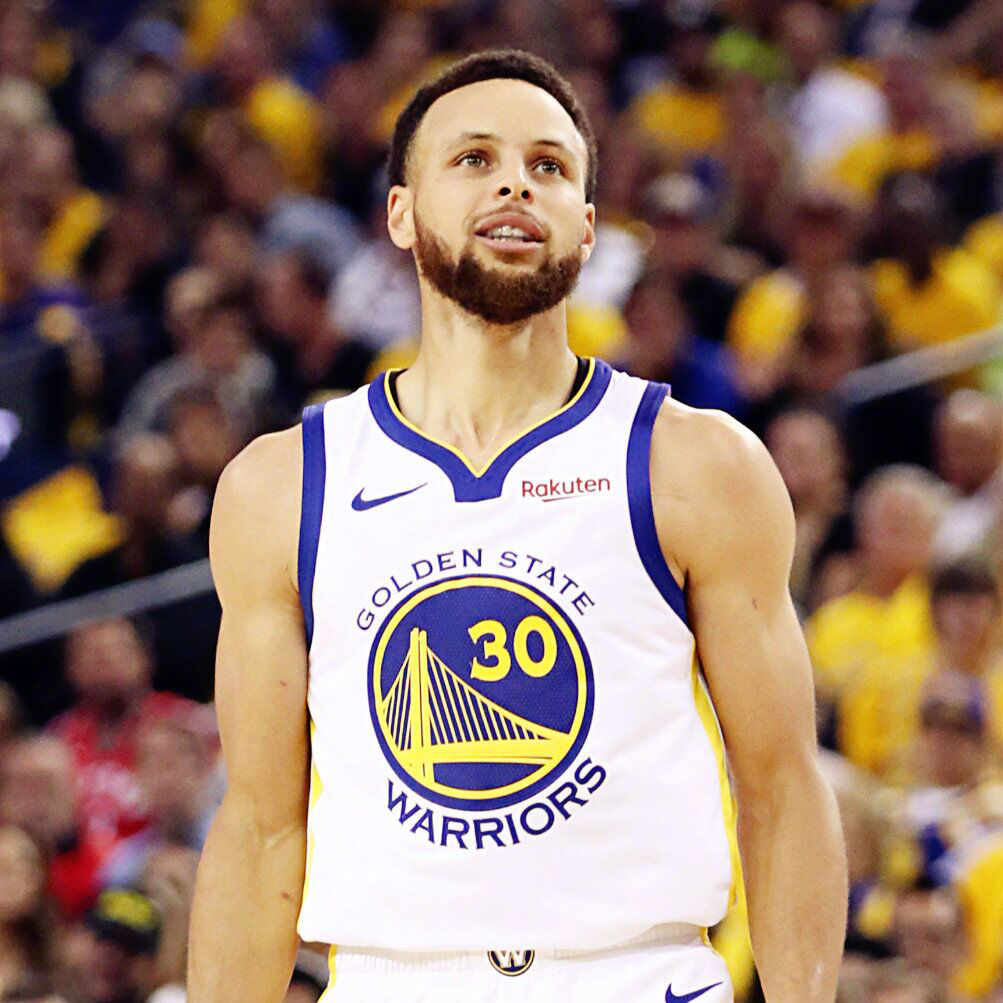 霍伊伦德梅开二度 那不勒斯击败尤文后登上意甲榜首（霍伊伦德双响 那不勒斯击退尤文登顶意甲榜首）