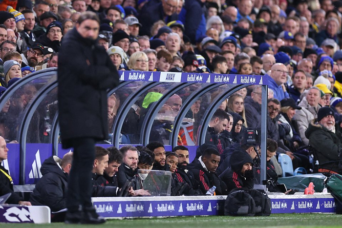 新帅确定！皇马放弃齐达内，掏出丰厚报价，前利物浦主帅将至（主帅尘埃落定！皇马无缘齐达内，高薪合约已奉上，前利物浦教头即将上任）