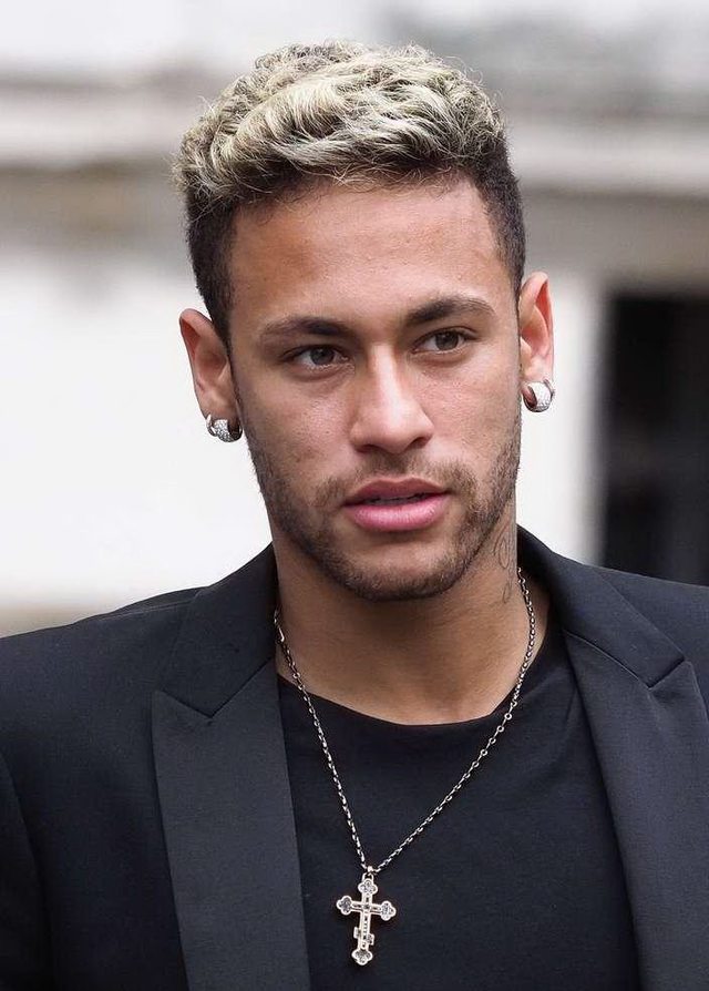 阿斯：罗德里戈将继续争取位置，若赛季末情况未变会与皇马谈（阿斯：罗德里戈将继续竞争主力，若季末无改观将与皇马沟通）