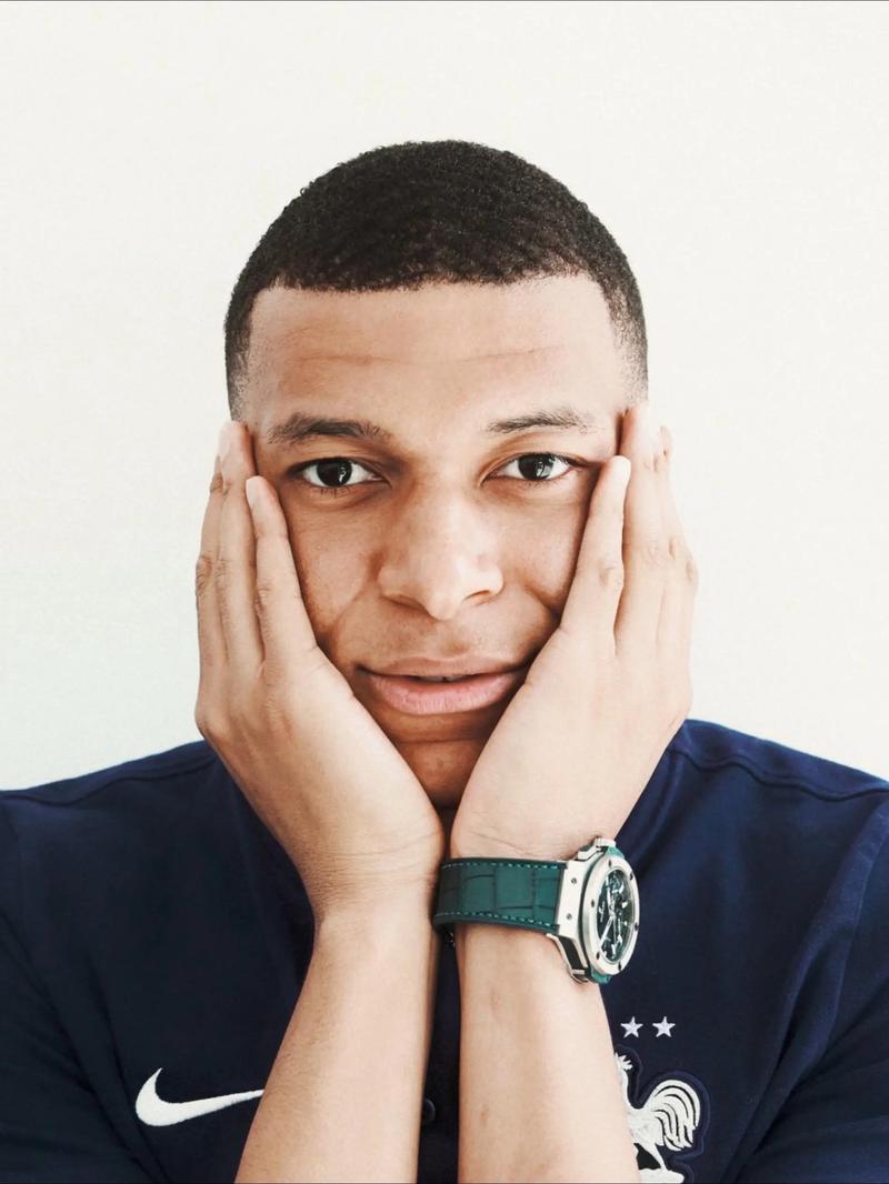 世体：霍安·加西亚可出战欧冠，巴尔德、埃里克·加西亚情况类似（世体：霍安·加西亚可战欧冠，巴尔德与埃里克·加西亚情况相近）