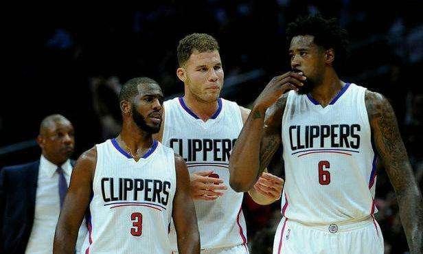 圣诞大战！库里迎来生涯里程碑！历史第四快26000分的球员（圣诞大战见证库里里程碑：史上第4快达成26000分）