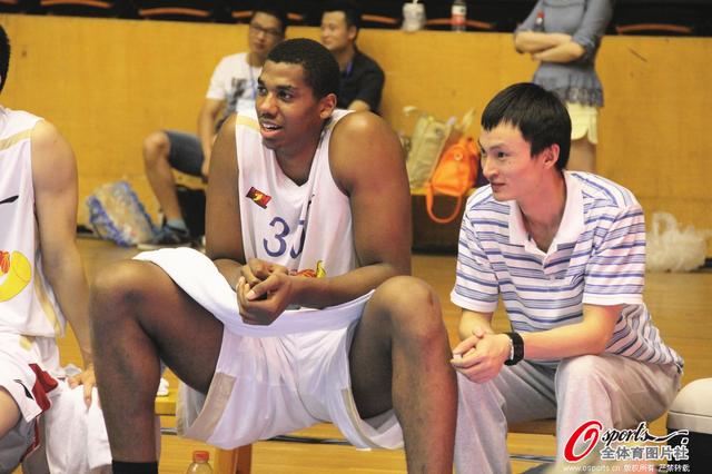 半场战报：美因茨0-0圣保利（半场速递：美因茨与圣保利互交白卷）