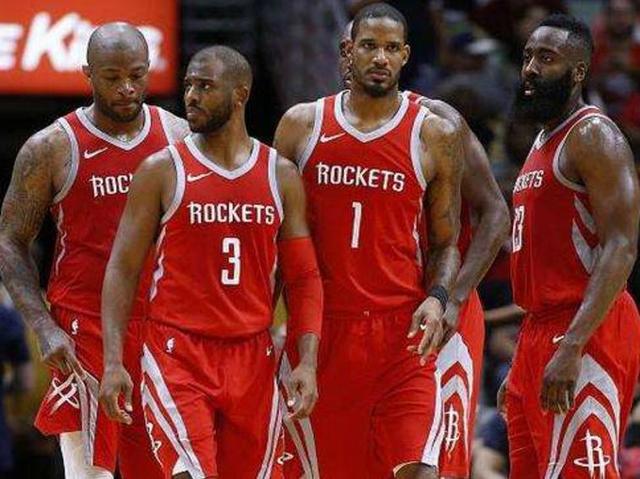 英超联赛周最佳球员：费尔南德斯获得满分10分（费尔南德斯获评英超周最佳，评分满分10分）