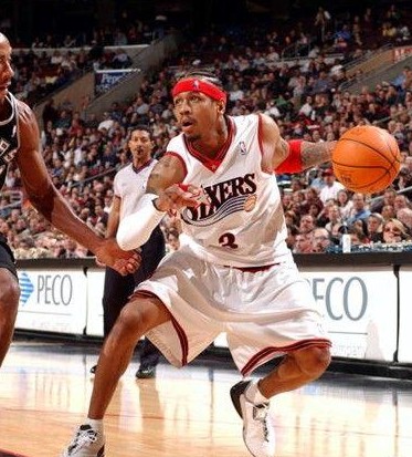 斯基拉：桑托斯在推进内马尔的续约，俱乐部有信心留下他（斯基拉：桑托斯正推动内马尔续约，俱乐部相信能留住他）