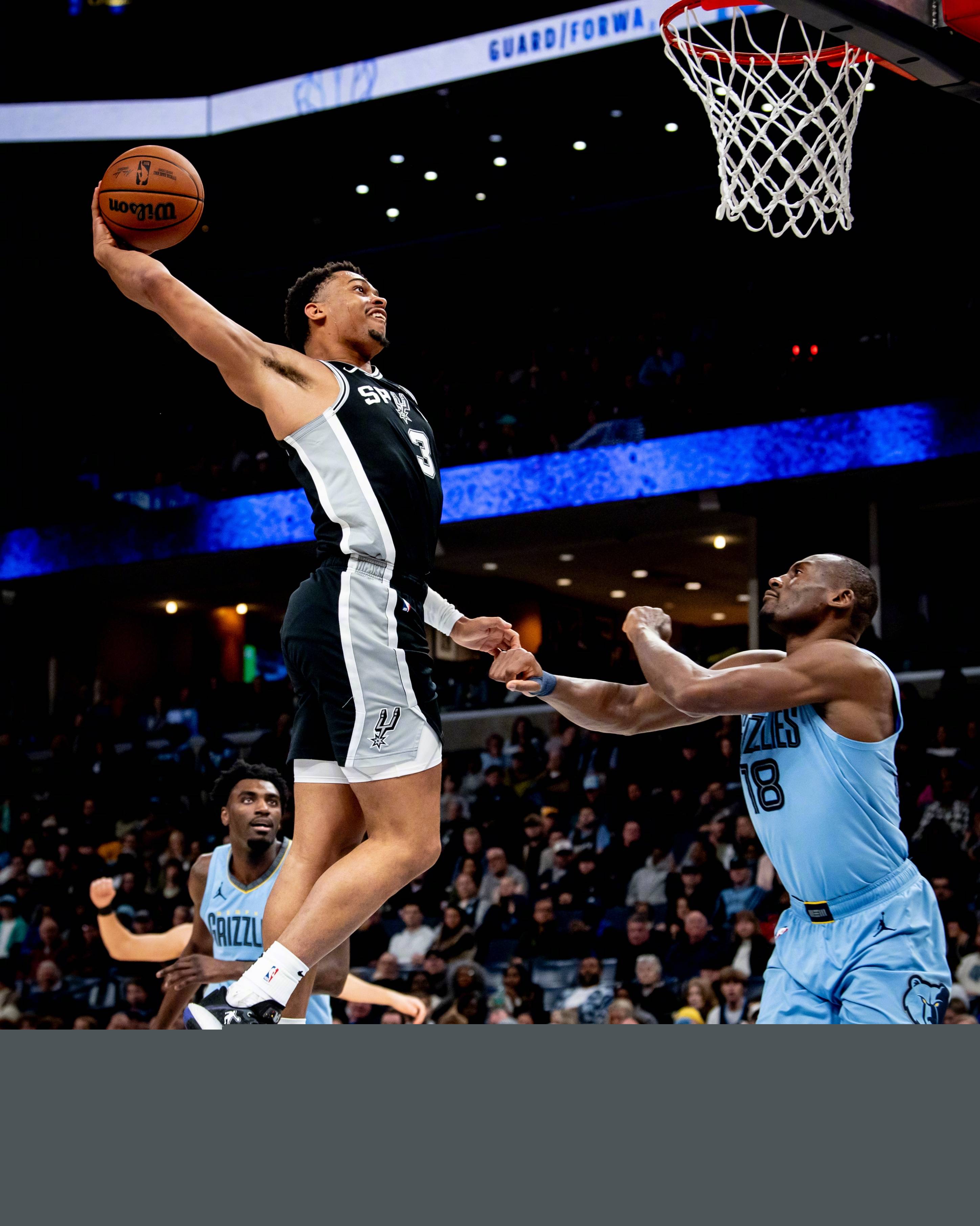 英超-补时绝杀！曼城3-2险胜利兹联，福登双响救主（英超补时绝杀！曼城3-2险胜利兹联，福登梅开二度扛起球队）