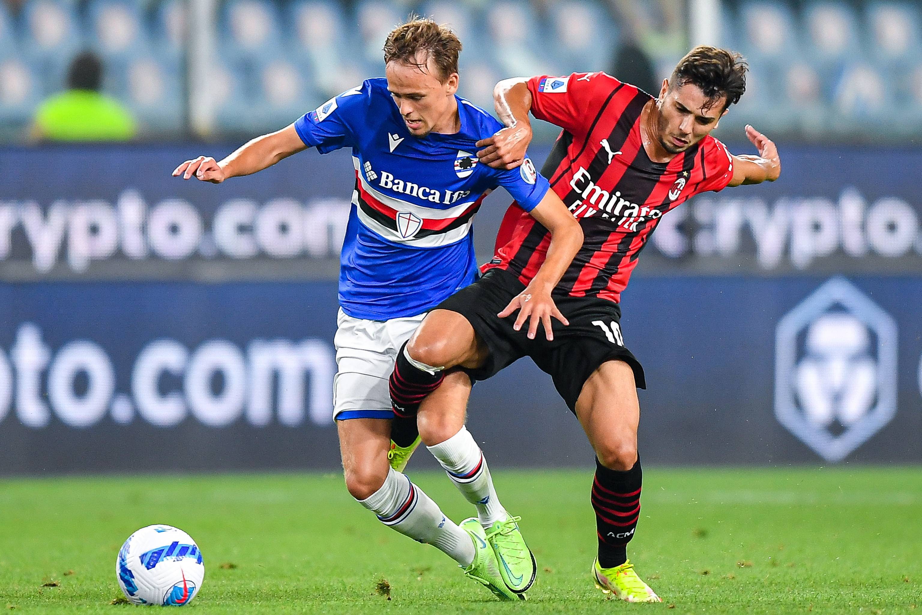 郭昊文火力全开，半节时间贡献10分展现高效进攻（郭昊文手感火热，半节轰下10分尽显高效进攻）