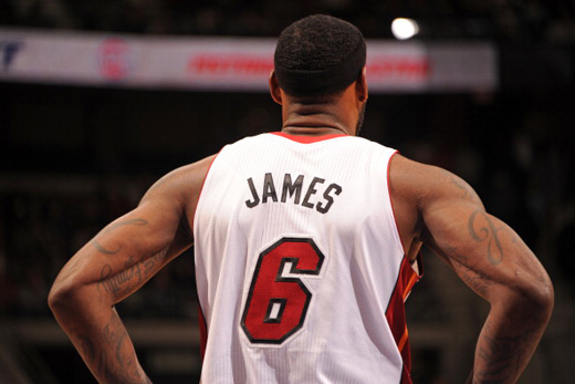 印度媒体：梅西包机因大雾滞留孟买，前往德里的行程被迫推迟（印媒称大雾致梅西包机滞留孟买，赴德里行程被迫延后）