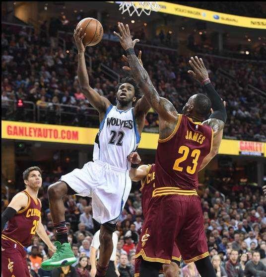 12月24日CBA看点：吉林冲击四连胜，青岛&新疆两强对决（12月24日CBA前瞻：吉林剑指四连胜，青岛与新疆强强对决）