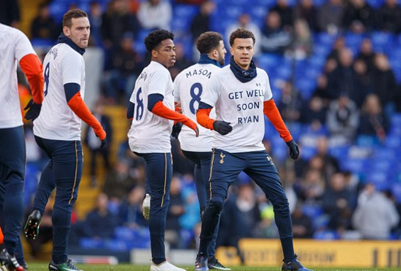 王哲林在比赛中展现惊人篮板能力（王哲林在赛场上展现出惊人的篮板统治力）